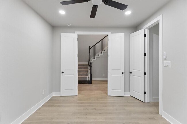 Building Photo - 1508 Cardinal Ln