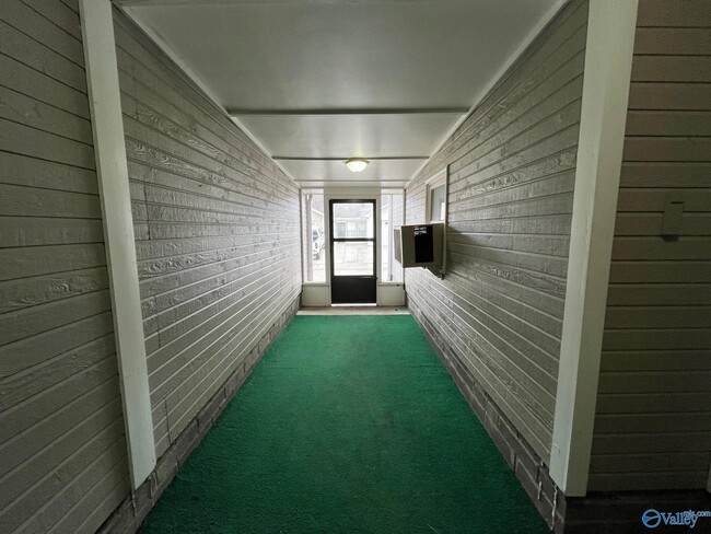 Building Photo - 2412 Harpeth Pl SW