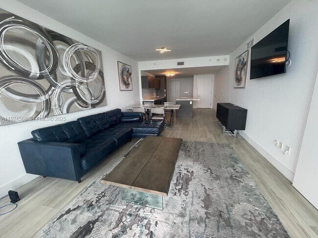 Building Photo - 3131 NE 7th Ave