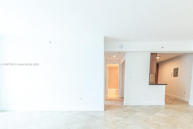 Building Photo - 7501 E Treasure Dr