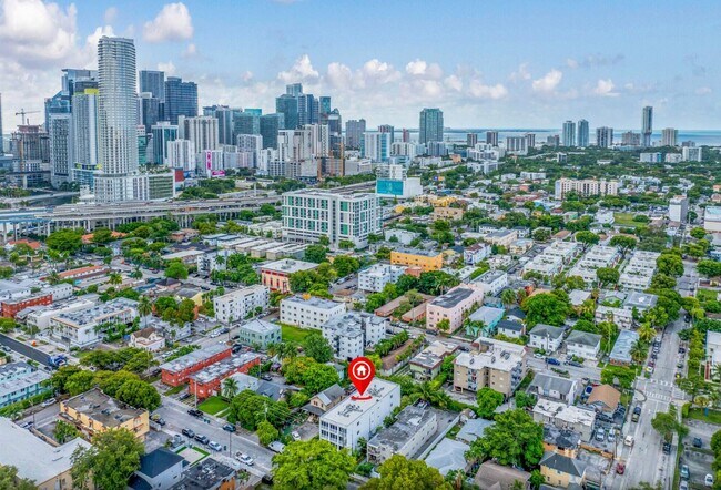 Building Photo - 444-542 SW 3rd Street - 542 SW 3rd St, Unit A2, Miami, FL