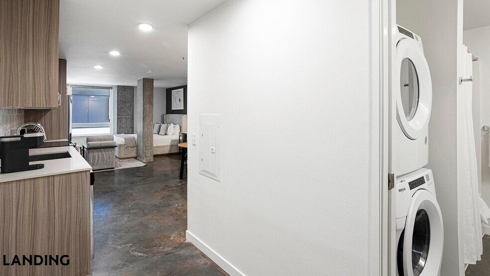 Building Photo - 2301 E Union St