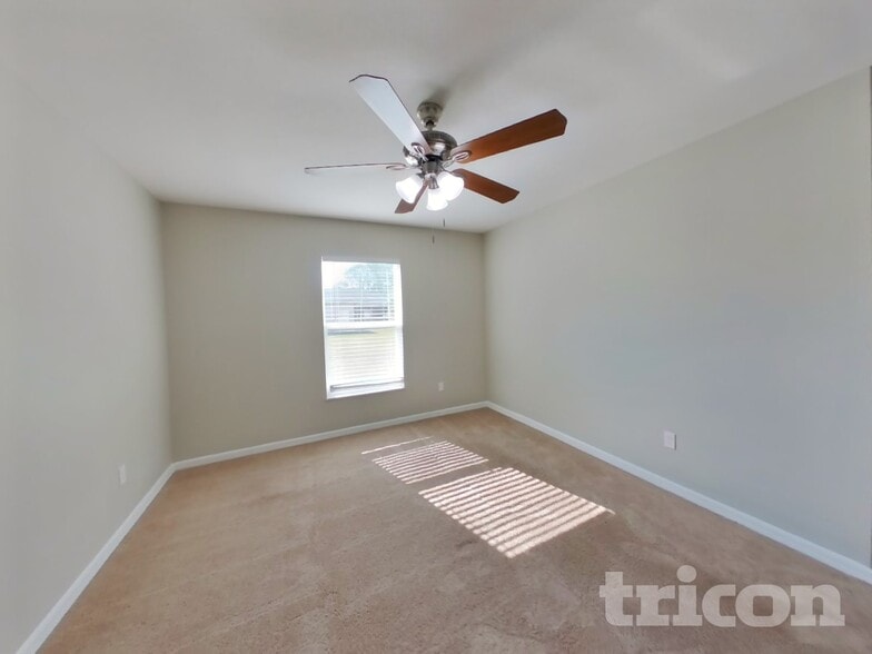 Building Photo - 14 Rivera Ln