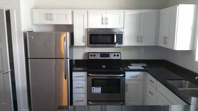 Kitchen - BRICKYARD APARTMENTS