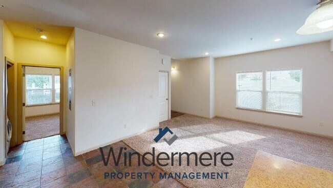 Building Photo - coll1100