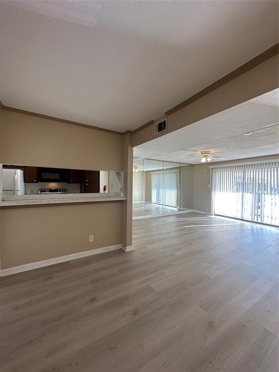 Building Photo - 206 Plaza Verde Dr