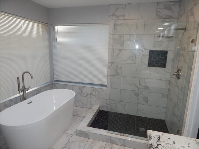 Building Photo - 22430 S Rebecca Burwell Ln