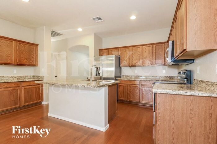 Building Photo - 16963 W Windermere Way