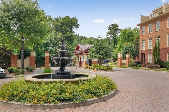 Building Photo - 900 River Vista Drive