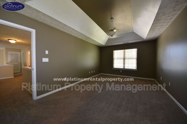 Building Photo - 1325 Holleybrooke Dr
