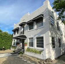 Building Photo - 1661 SW 13th St