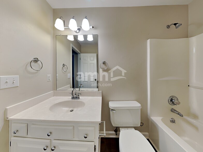 Building Photo - 6112 Glenridge Ct
