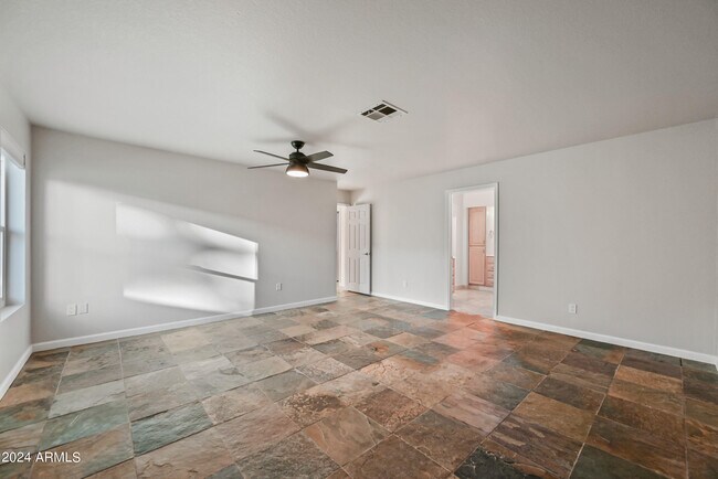 Building Photo - 1831 E La Jolla Dr