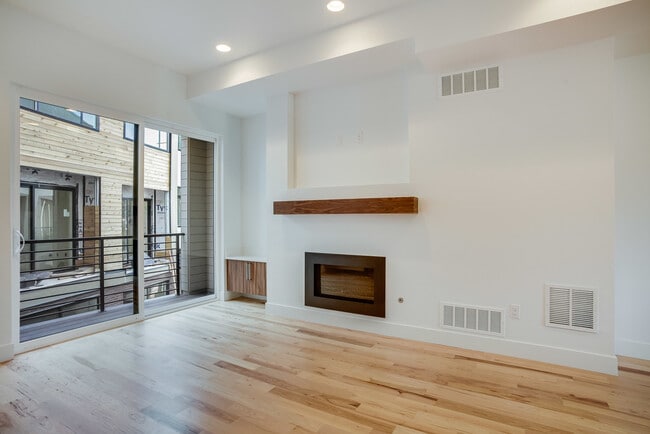 Building Photo - 2228 W Powers Ave