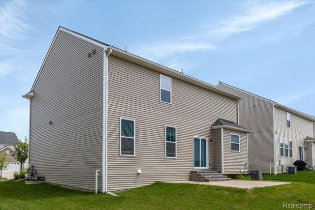 Building Photo - 286 Springview St