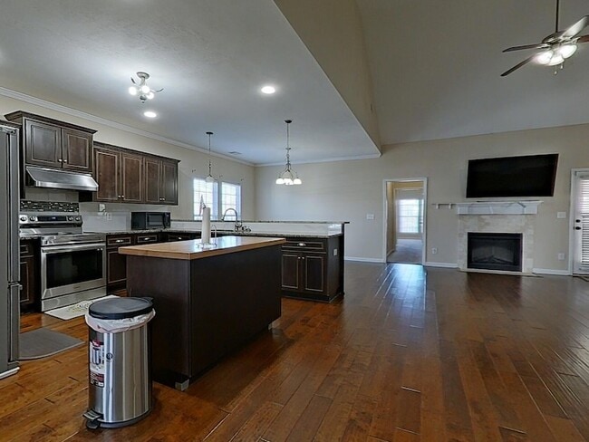 Building Photo - 3024 Margot Ln