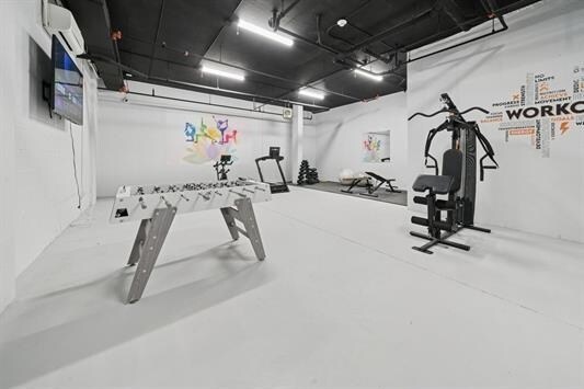 Building Photo - 32 Jones St