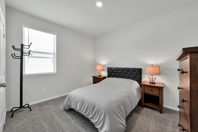 Building Photo - 14243 Volcano Perch Dr