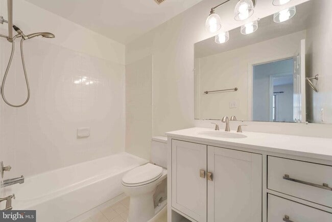 Building Photo - 7713 Bristol Square Ct