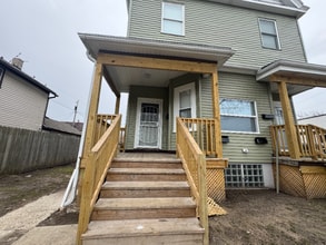 Building Photo - 1011 S 11th St