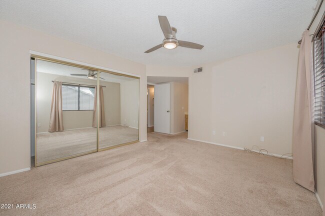 Building Photo - 1262 N 84th Pl