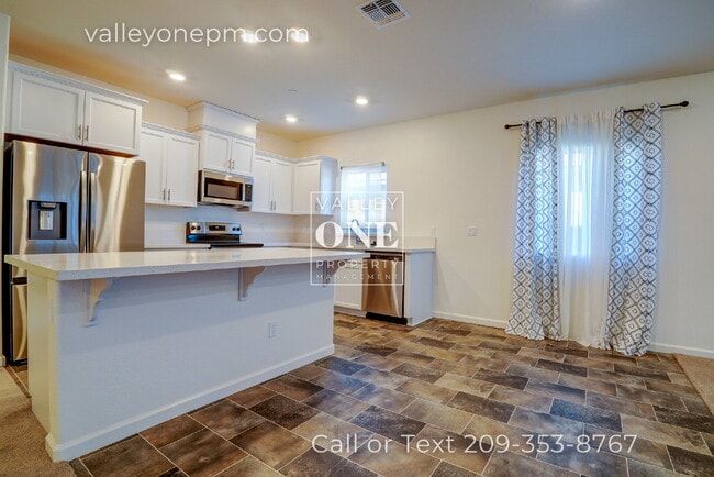 Building Photo - LIKE-NEW SOLAR POWERED HOME, BUILT 2022