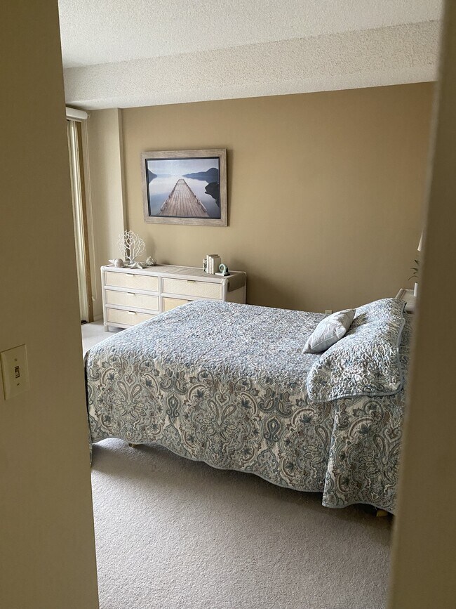 Building Photo - 301 North St