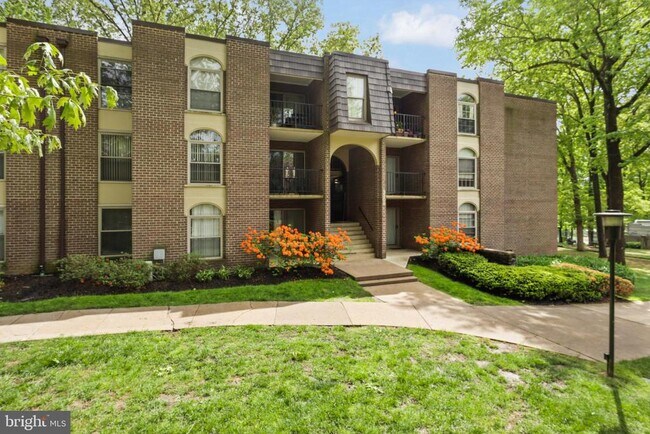 Building Photo - 3308 Woodburn Village Dr