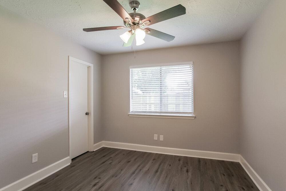 Building Photo - 7526 Shoshone Dr