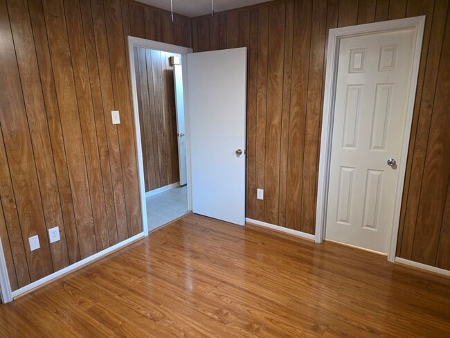 Building Photo - 2121 Redwood St