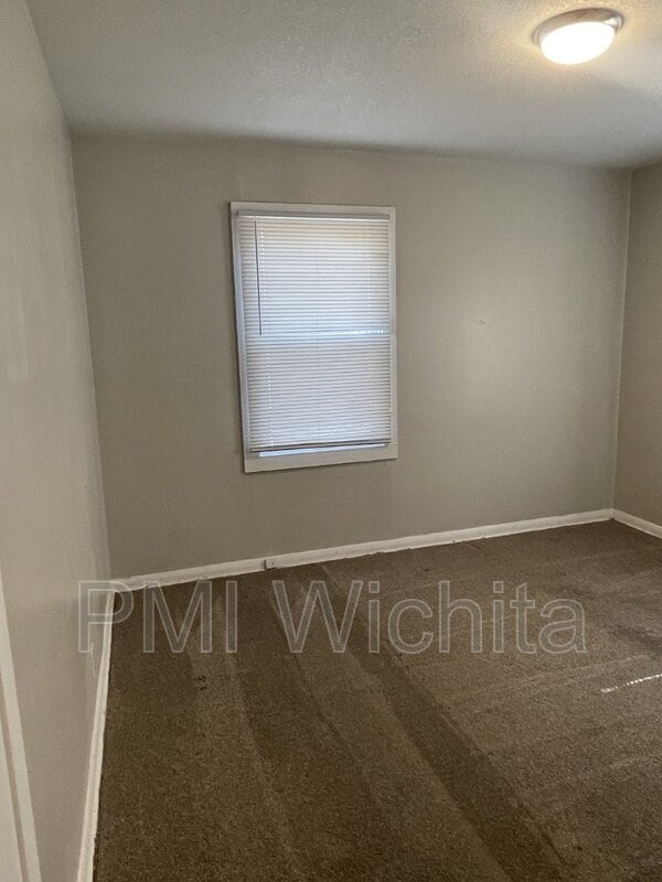 Building Photo - 2322 S Broadview St