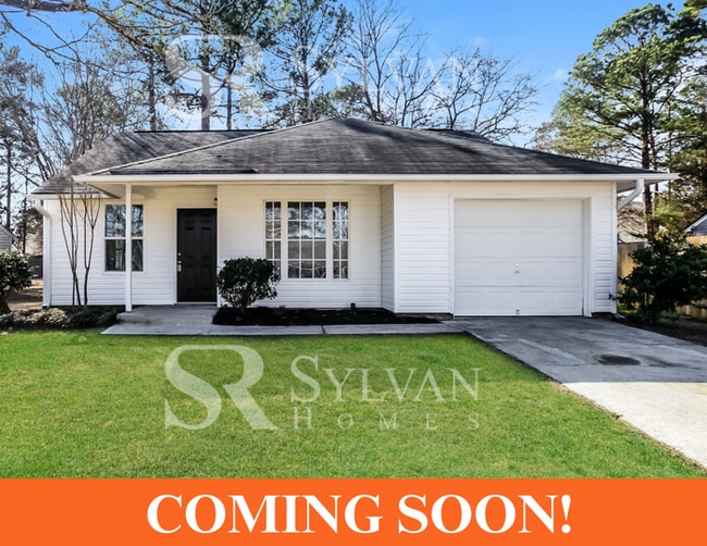Primary Photo - Enjoy living the good life in this 3 bedro...