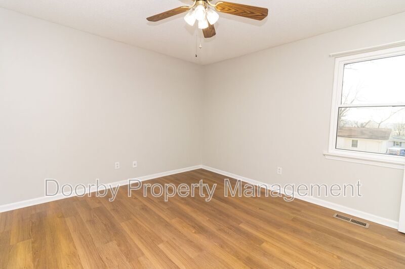 Building Photo - 910 Wesley Dr