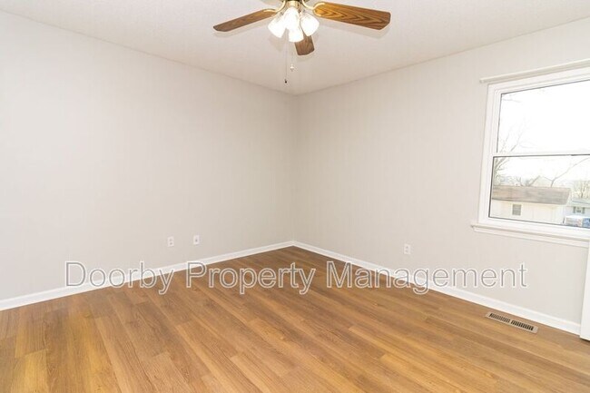 Building Photo - 910 Wesley Dr