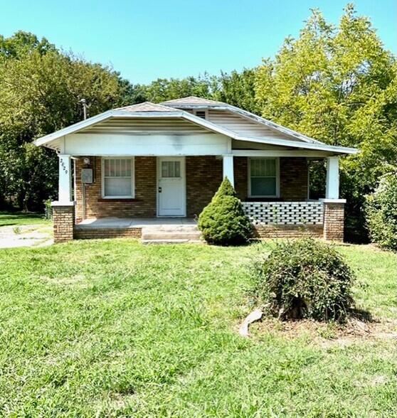 2629 N. National - Front - 2629 N National Ave