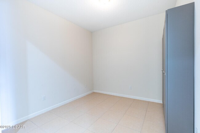 Building Photo - 261 Island Breeze Ave