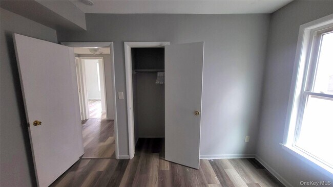 Building Photo - 174 South Ave