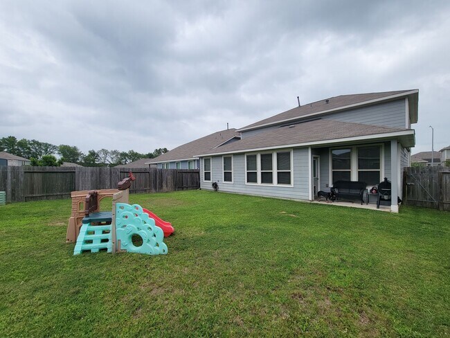 Building Photo - Beautifully updated 5-bedroom, 3.5-bath home located on a quiet cul-de-sac in a desirable Houston...