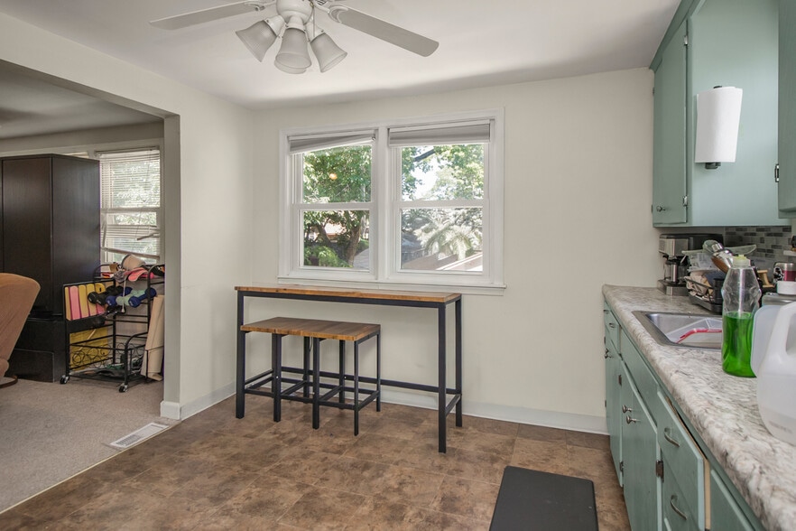 Building Photo - 412 Bircher Ave