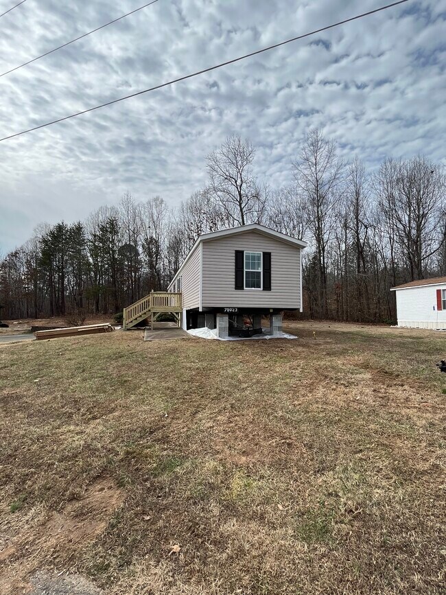 Primary Photo - 205 Mountain Village Cir
