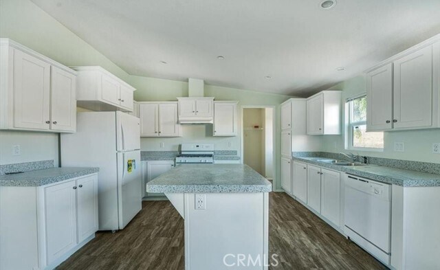 Building Photo - 26201 CA-74