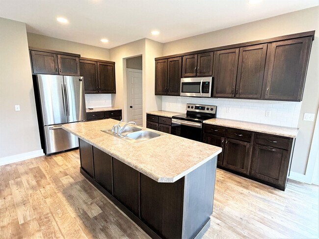 Building Photo - 13221 Hawks View Blvd