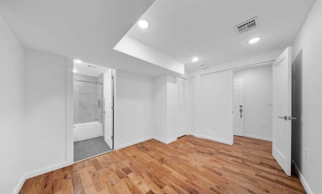 Building Photo - 1111 53rd St