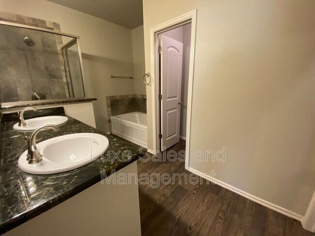 Building Photo - 2225 Mill Creek Way