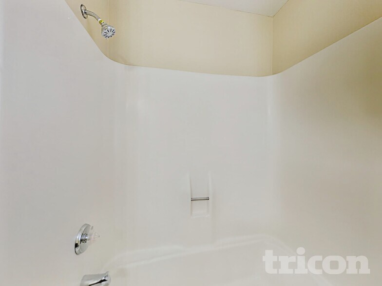 Building Photo - 3601 W Country Gables Dr
