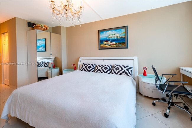 Building Photo - 2101 S Ocean Dr