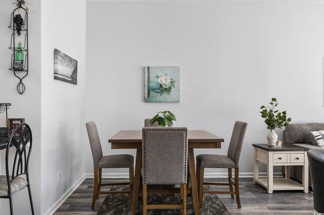 Building Photo - 1221 Tidewater Dr