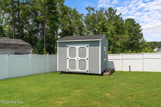 Building Photo - 2025 Alder Ln