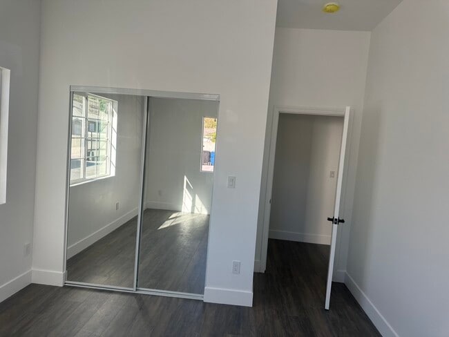 Building Photo - 10859 Nettleton St