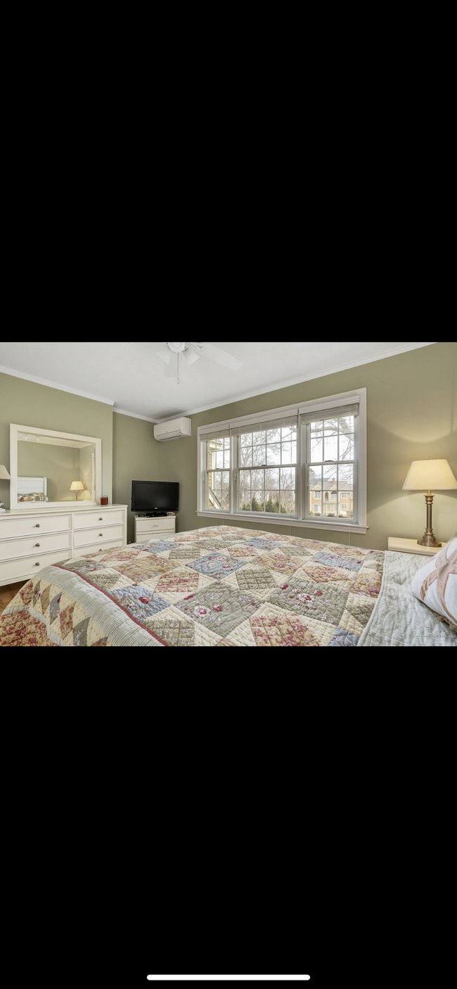 Master bedroom - Ocean View - 3 Rosewood Ln